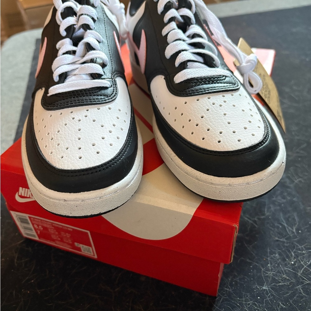 Nike Men's Black and White Sneakers with Pink Accents